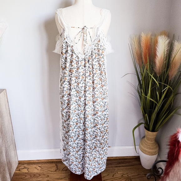 Revolve ELLIATT White Floral Print Elixir Lace Trim Oversized Dress Size Small - Picture 8 of 13